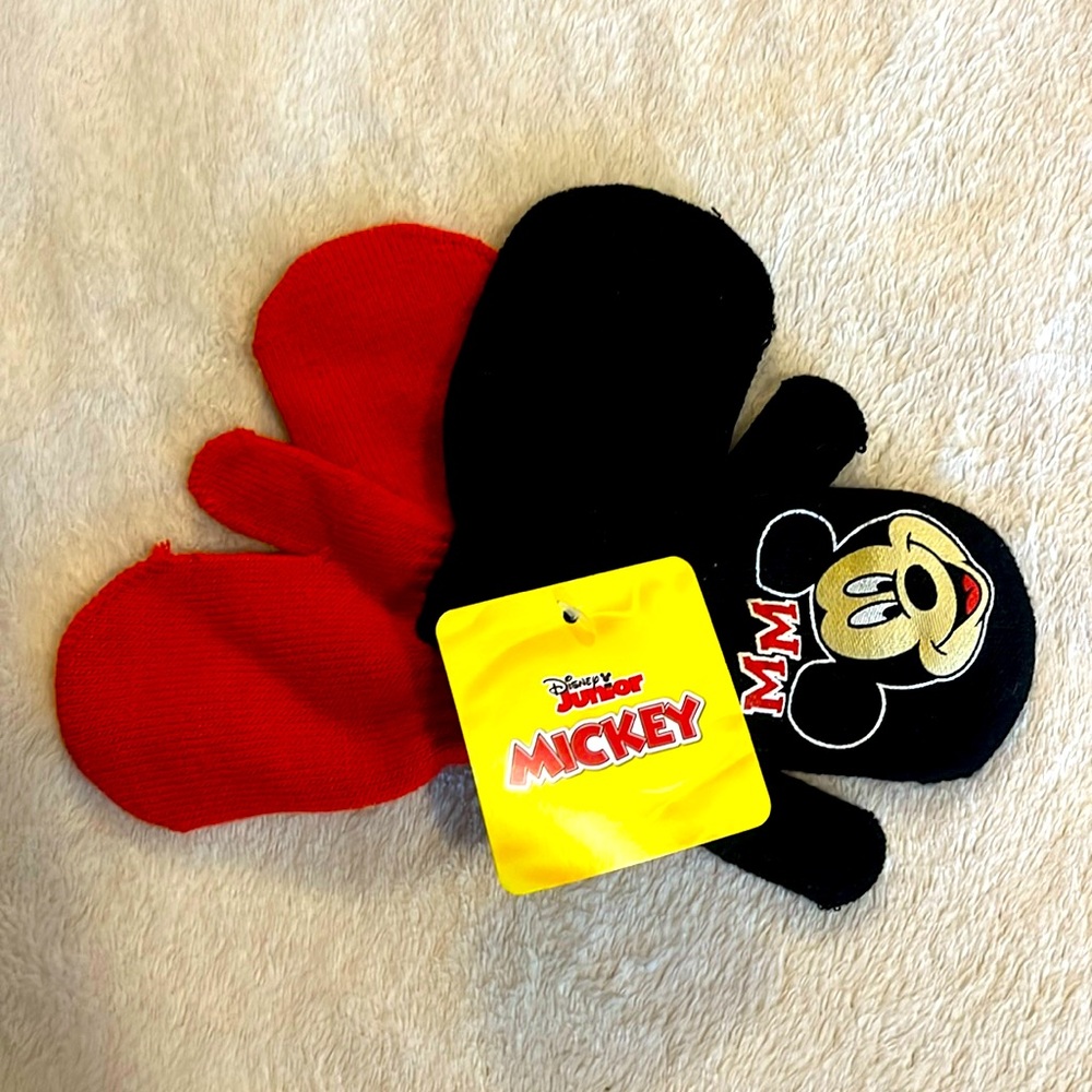 NWT Children’s Disney Mittens